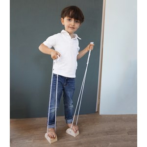 Échasses avec cordes