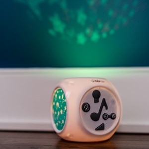 Veilleuse musicale avec projection kübe