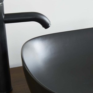 Vasque ovale noire