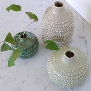 Vase en céramique pointillé