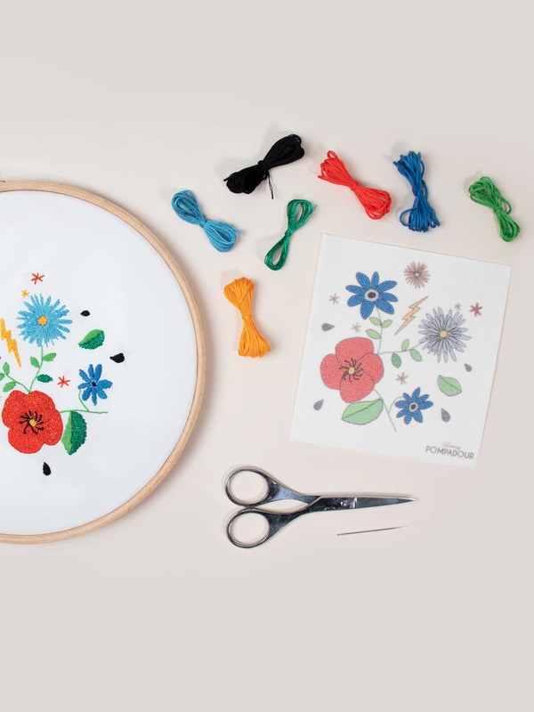Britney Pompadour - Big recharge easy broderie - flowers