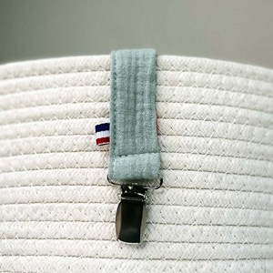 Attache tétine en coton bio teddy vert