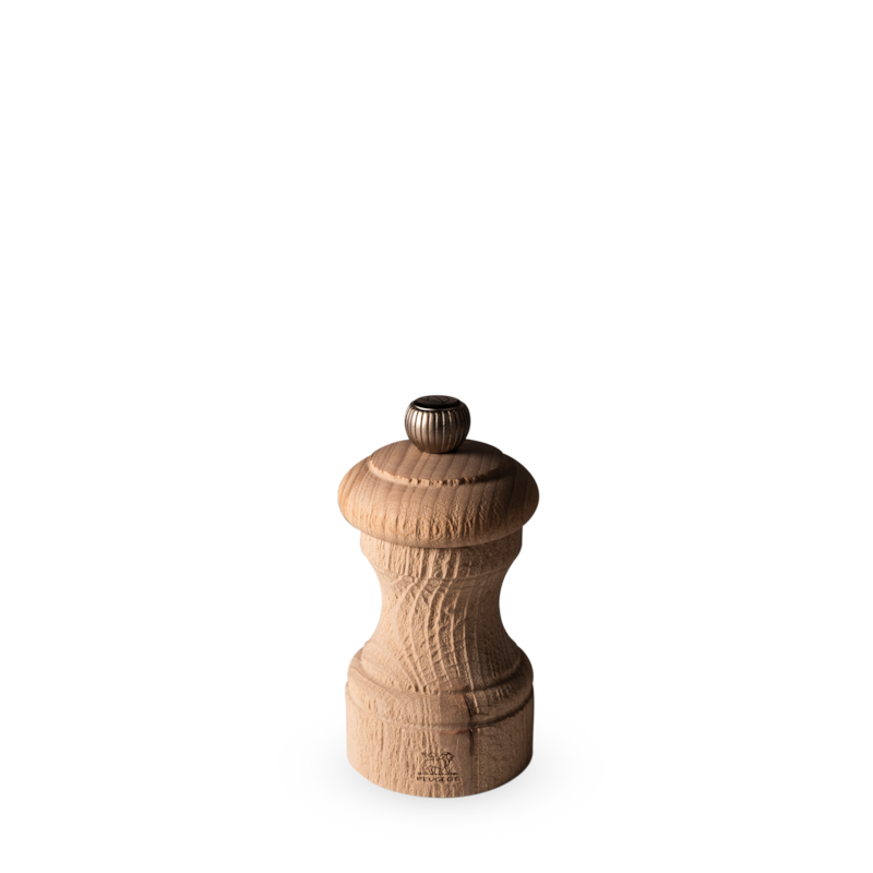 Bistro is an iconic style in the Peugeot collection and pays tribute to the first pepper mill they created back in 1874.  The Bistro Nature range of salt and pepper mills is inspired by the natural world around us and has been designed as part of a more environmentally-friendly strategy to help save the planet's resources. Bistro Nature