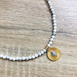 Collier lola howlite blanche