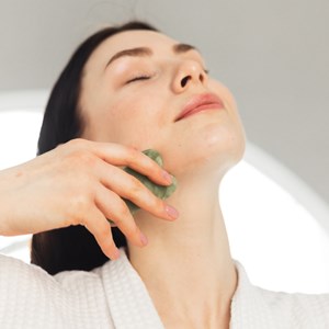 Gua sha visage et corps en jade vert