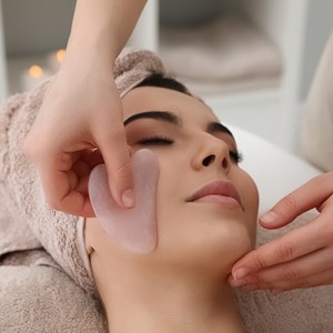 Gua sha visage et corps en quartz rose