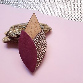 Broche tulipe prune en bois
