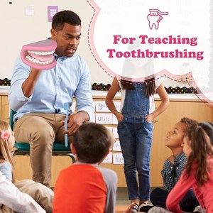 Bouche avec langue géante