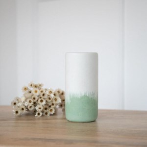 Vase béton vert et blanc