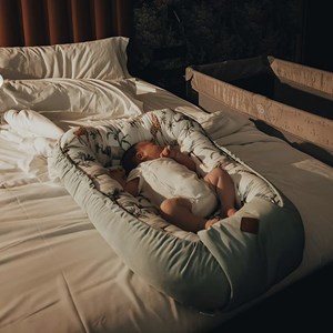 Réducteur lit cocon matelassé safari