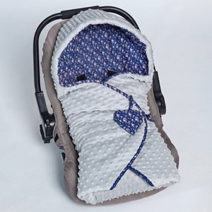 Couverture enveloppante réversible