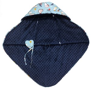 Couverture enveloppante réversible bleu