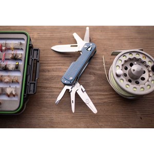 Couteau leatherman free t4 12 fonctions
