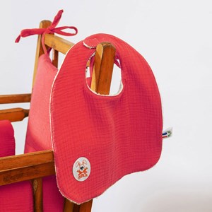 Bavoir en coton bio fraise