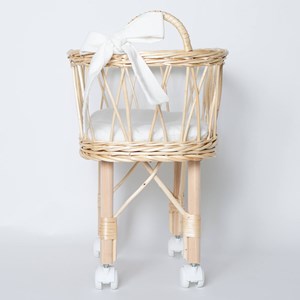 Berceau poupée en osier