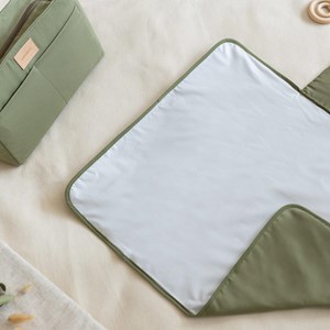 Tapis à langer baby on the go olive