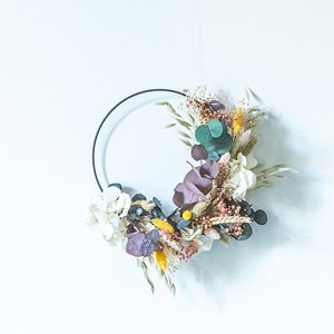 Couronne murale de fleurs séchées hélène