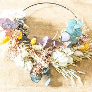 Couronne murale de fleurs séchées hélène