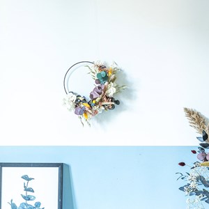 Couronne murale de fleurs séchées hélène