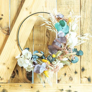 Couronne murale de fleurs séchées hélène