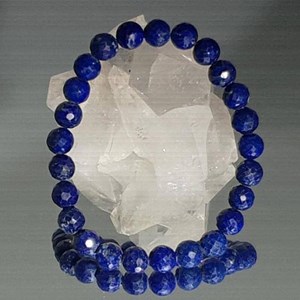 Bracelet yoga lapis-lazuli facettée 8 aa