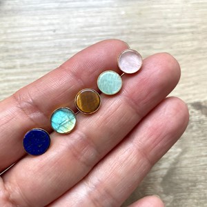 Puces d'oreilles billie lapis lazuli or