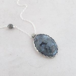 Sautoir ethnique labradorite noire