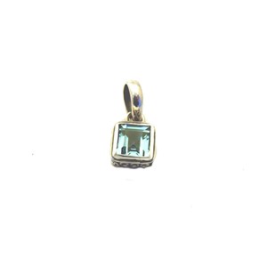 Pendentif topaze bleue