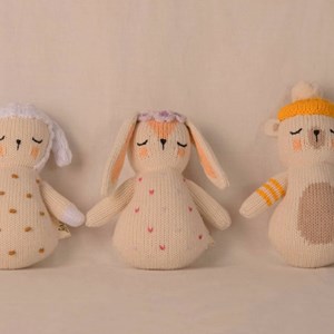 Hochet lapin tricoté
