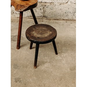 Regis, le tabouret tripode en bois n°409