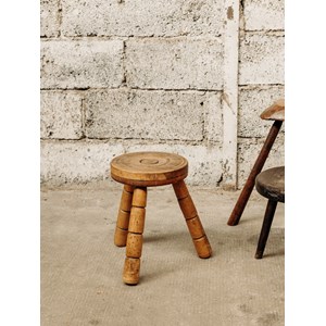 Regis, le tabouret en bois gravé n°411