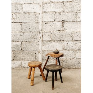 Regis, le tabouret en bois gravé n°411