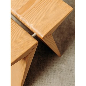 Axel, le tabouret en bois massif n°369