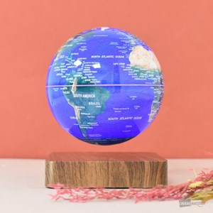 Globe terre lumineux en lévitation gm