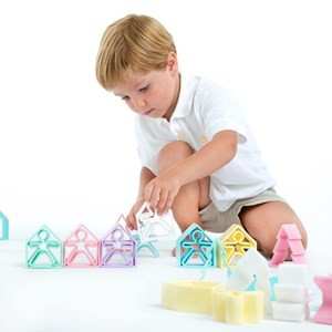 Personnages et maisons à empiler en sili