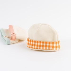 Bonnet de naissance en coton bio vichy