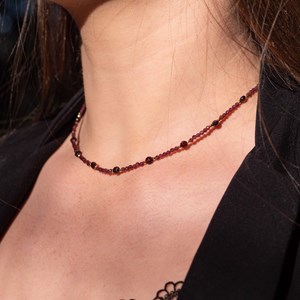 Collier et bracelet en pierres grenat