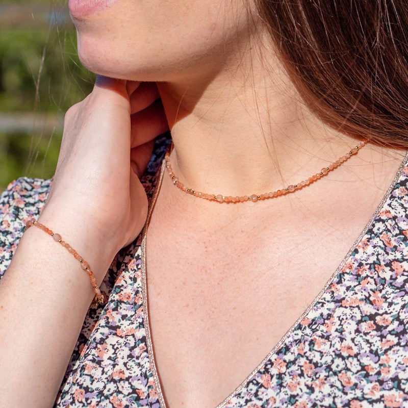 Collier et bracelet en pierres de soleil