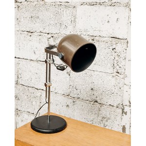 Julia, la lampe à poser en métal n°171
