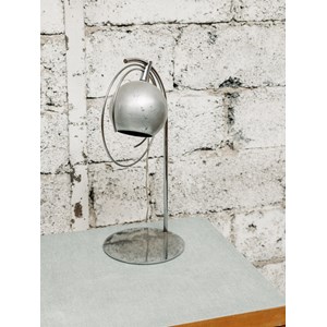 Julia, la lampe à poser en métal n°175