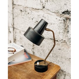 Julia, la lampe à poser en métal n°177