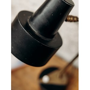 Julia, la lampe à poser en métal n°177