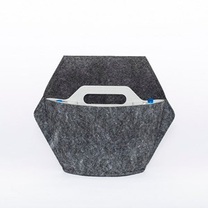 Pot mural gris avec couverture textile recyclé et arrosage automatique