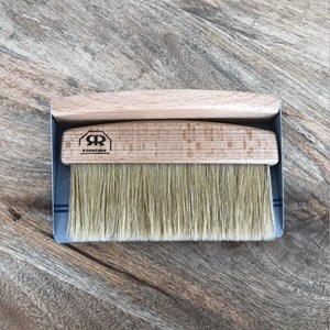 Ramasse miettes en bois de hêtre