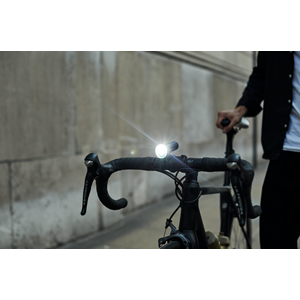 Phare avant avec laser de signalisation