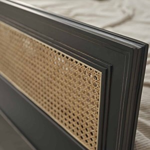 Lit en bois massif et cannage 160 cm