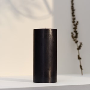 Bougie cylindrique 75h noir intemporel