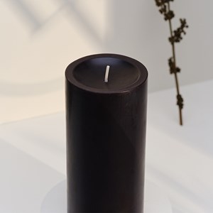Bougie cylindrique 75h noir intemporel