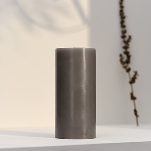 Bougie cylindrique 75h gris intemporel