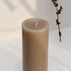 Bougie cylindrique 75h taupe intemporel